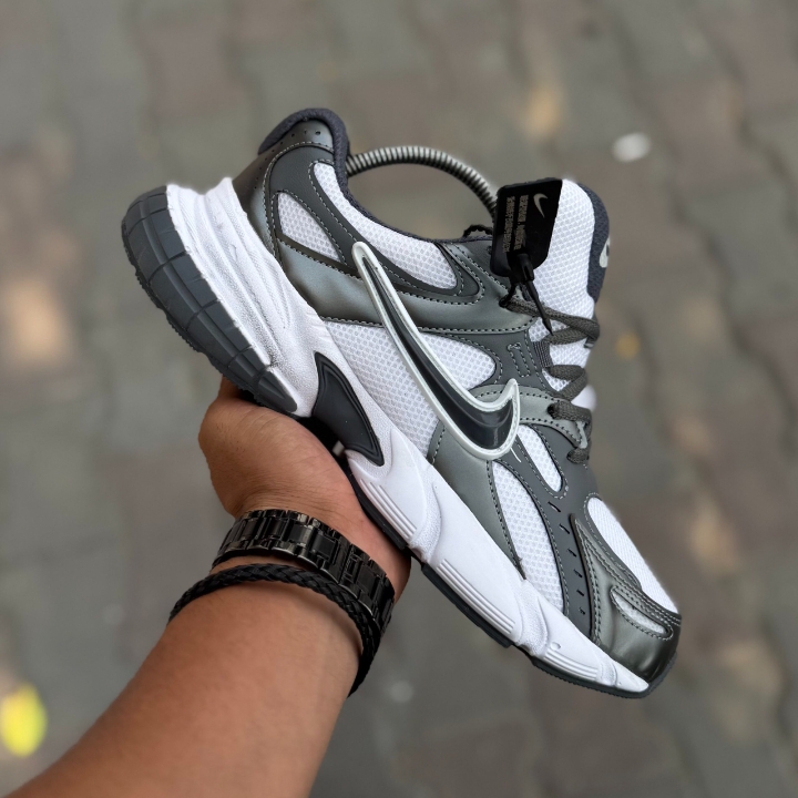 Nike vomero5